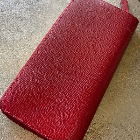 14th & Union Red and Pink Wallet (Barely Used) - Picture 3 of 4